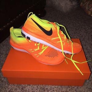 Nike Free TR Focus Flynit Orange & Black Shoes 8.5